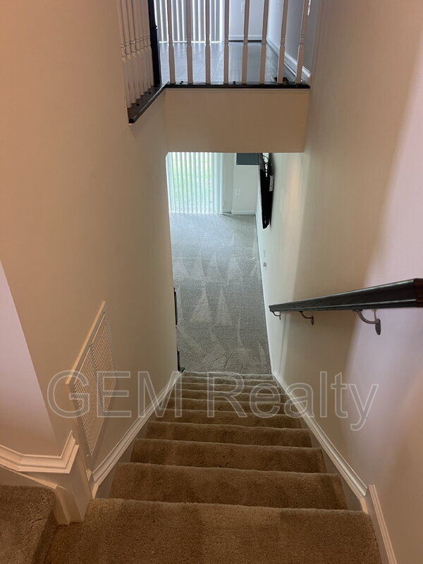 Building Photo - 1642 Dorothy Ln