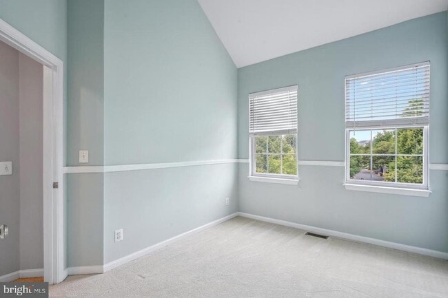 Building Photo - 2557 James Monroe Cir