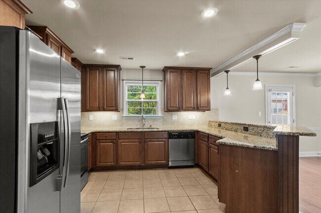 Building Photo - 2525 Millwood Cir SE
