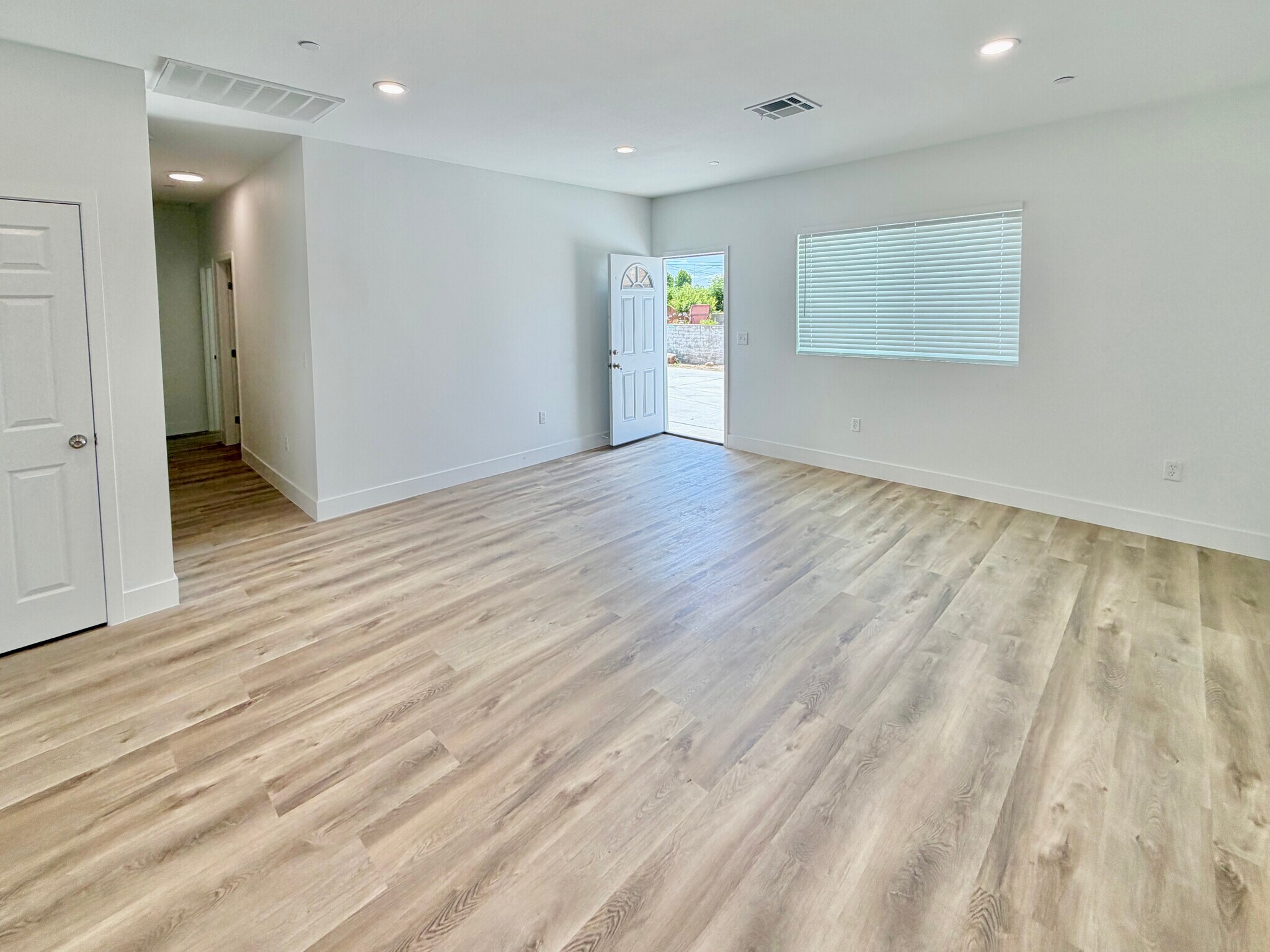 Building Photo - 6989 Del Rosa Ave