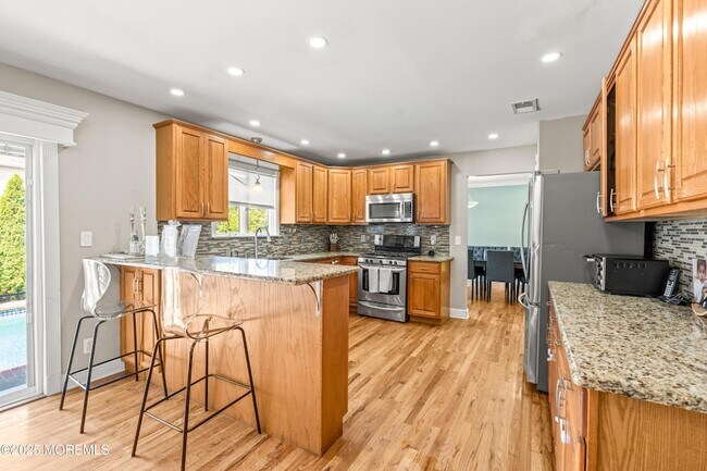 Building Photo - 7 Linden Ave