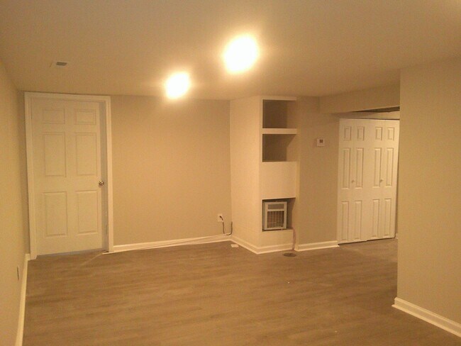 Building Photo - 211 Hickman Ave