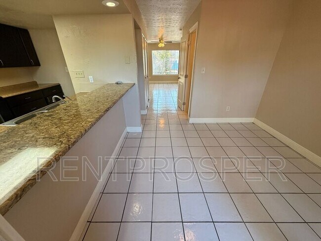 Building Photo - 4046 Shakespeare Rd