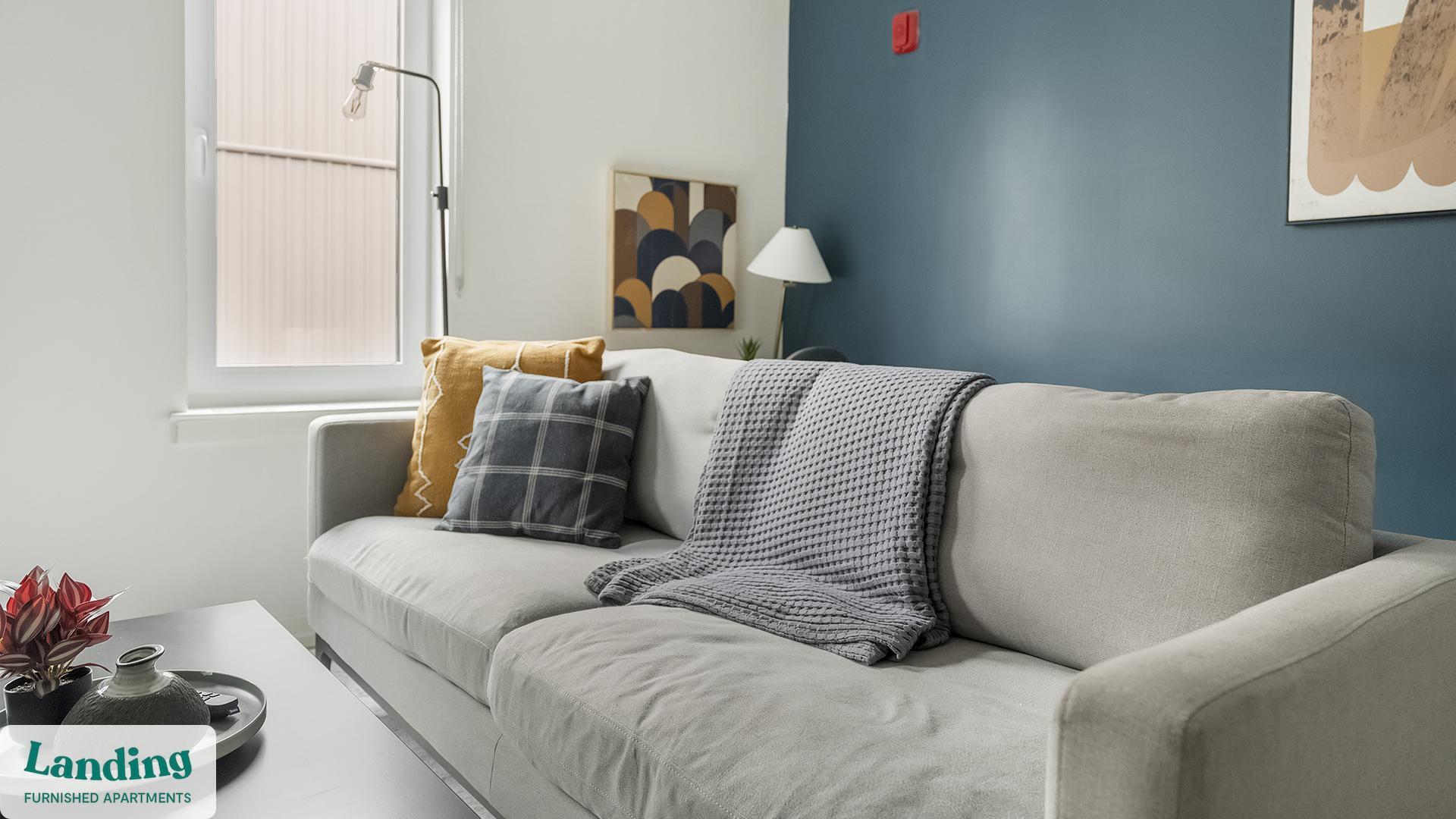 Building Photo - 2009 N Howard St