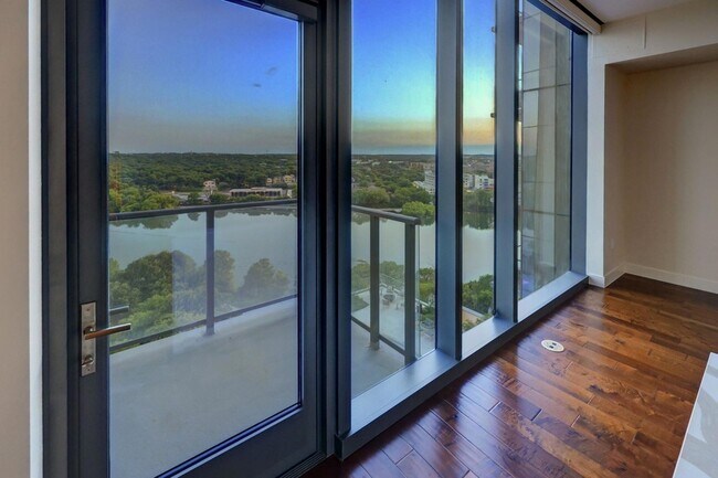 Building Photo - 44 East Ave