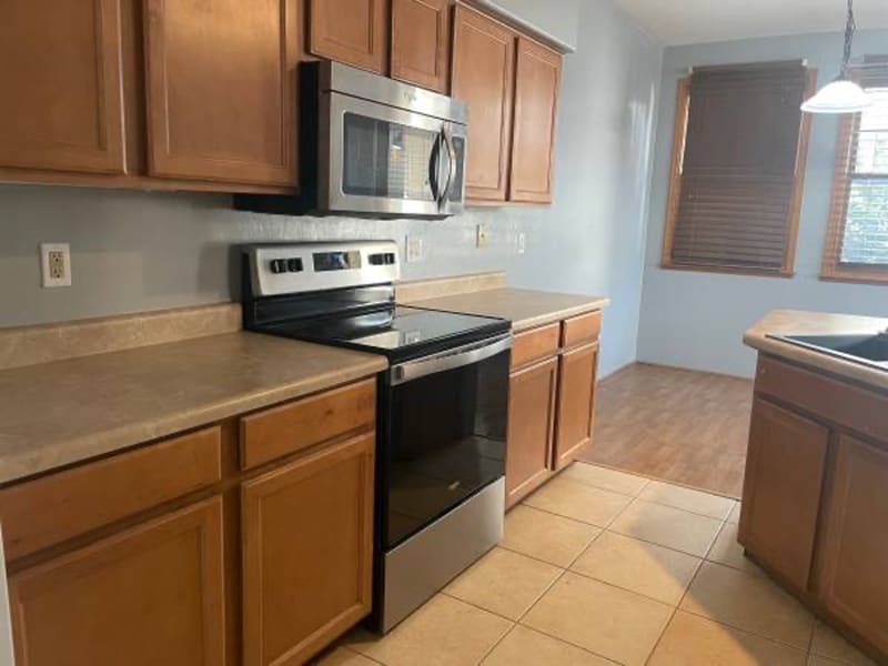 Building Photo - 635 Harvill Dr