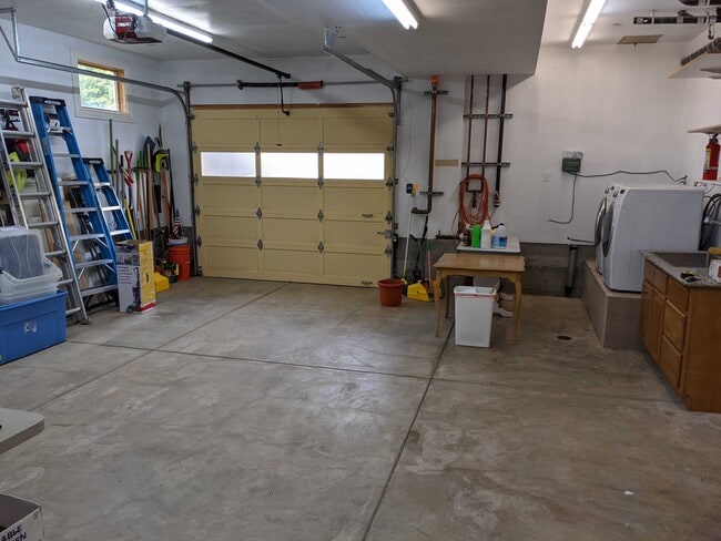 Building Photo - 2912 21st Ave