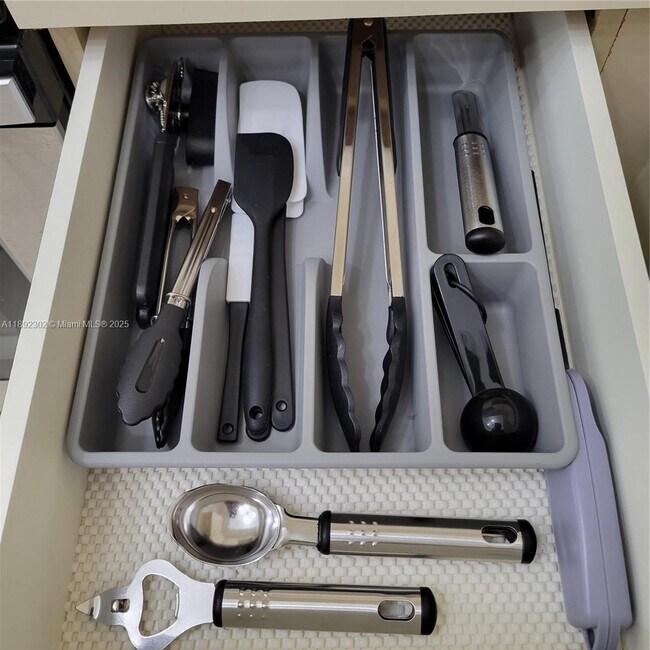 Building Photo - 7896 Seville Pl