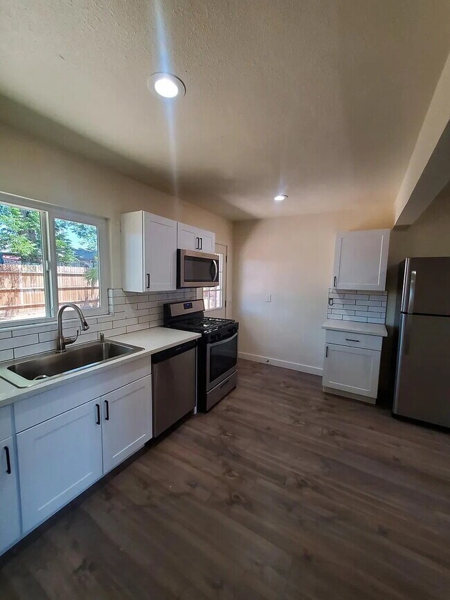 Building Photo - CHARMING 1-BEDROOM HOME NEAR DOWNTOWN GLENDALE