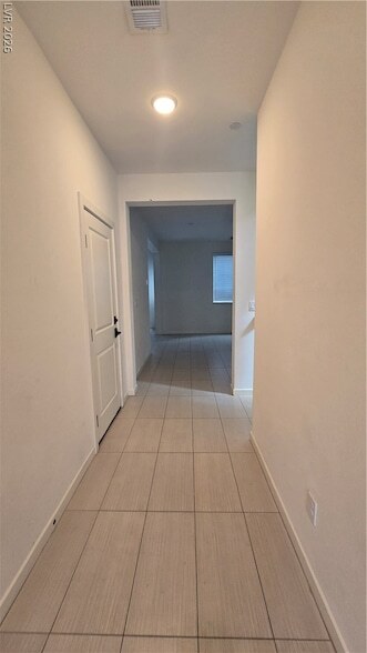 Building Photo - 762 Elstree Ct
