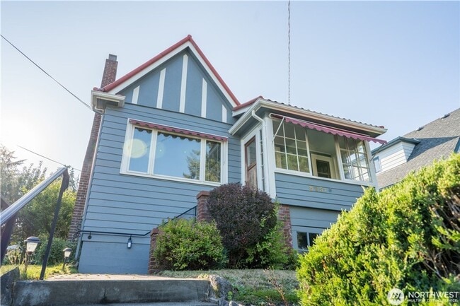 Primary Photo - 2bd/2.5ba Seattle House