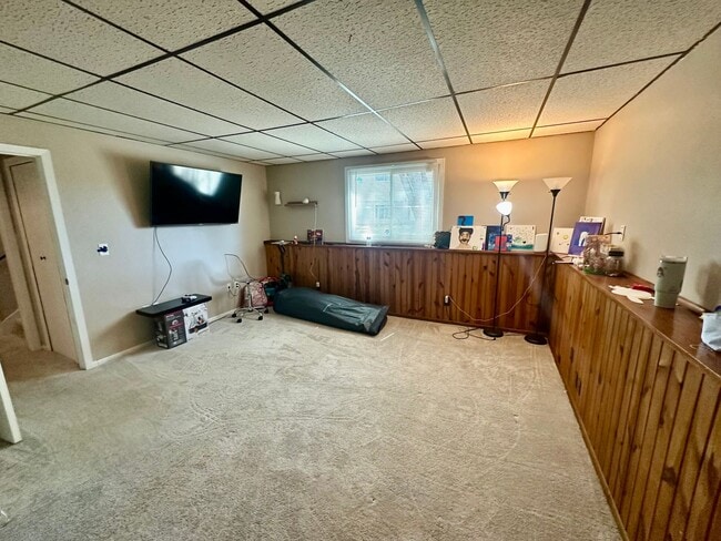 Building Photo - Beautiful 3 bedroom, 2 bath Townhome with ...