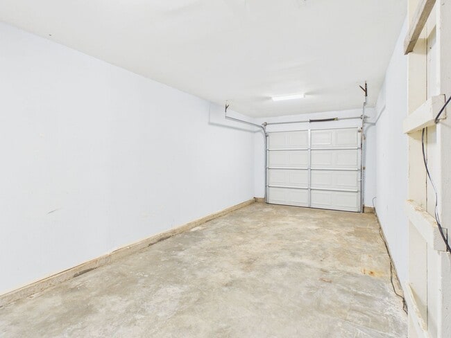 Building Photo - 3810 Mesa Verde Dr