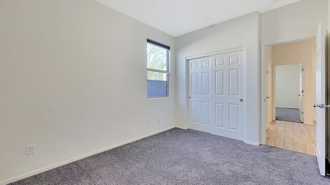 Building Photo - 14142 S 177th Dr