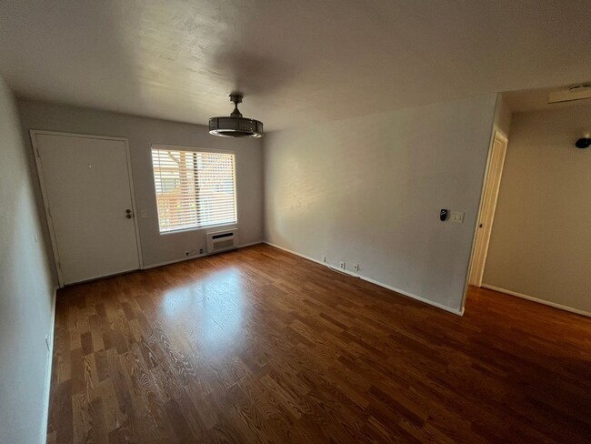 Building Photo - Cozy 1 Bedroom Condo with Walk-In Closet & Patio