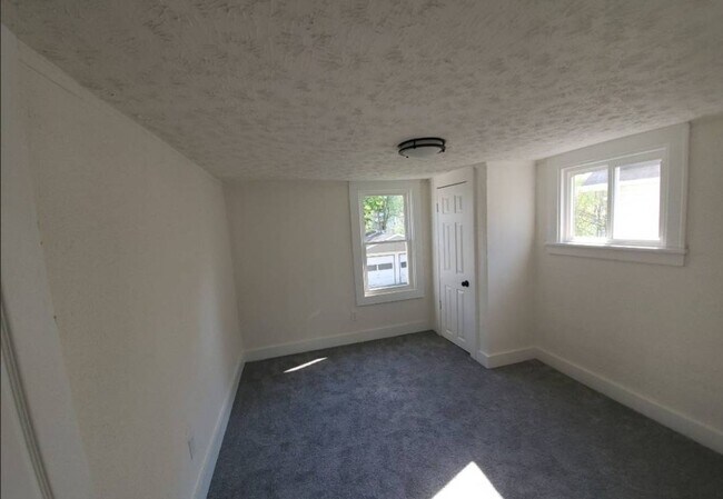 Building Photo - 4309 Gifford Ave
