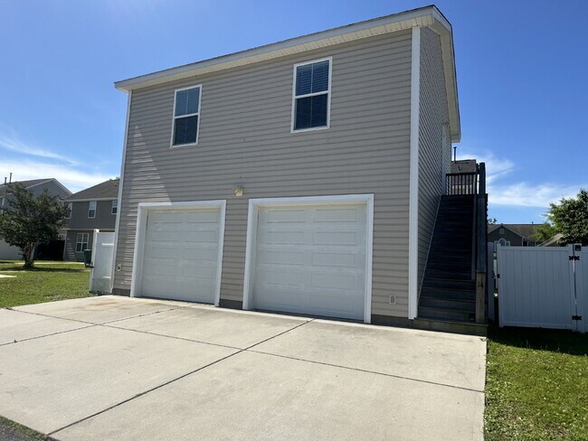 Building Photo - Beautifully Updated Three Bedroom Home in ...