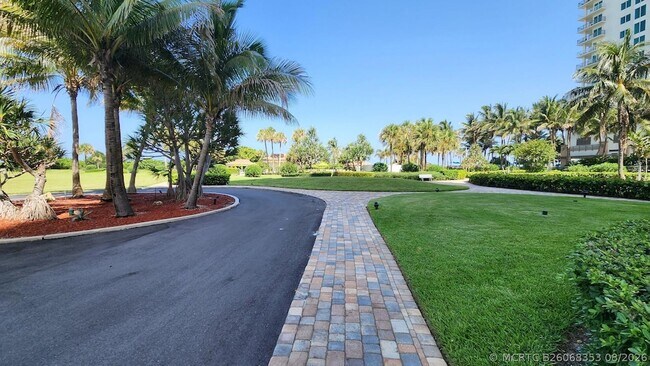 Building Photo - 3400 N Ocean Dr