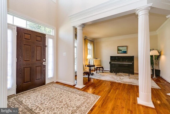 Building Photo - 42463 Pine Forest Dr
