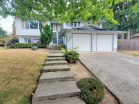 Building Photo - Kingsgate Home on Private Corner Lot