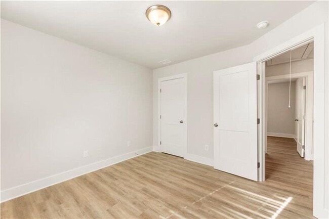 Building Photo - 3 bedroom/2.5 bath Like New in Forsyth Cou...