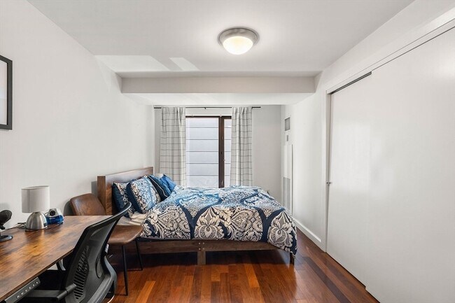 Building Photo - 165 Tremont St
