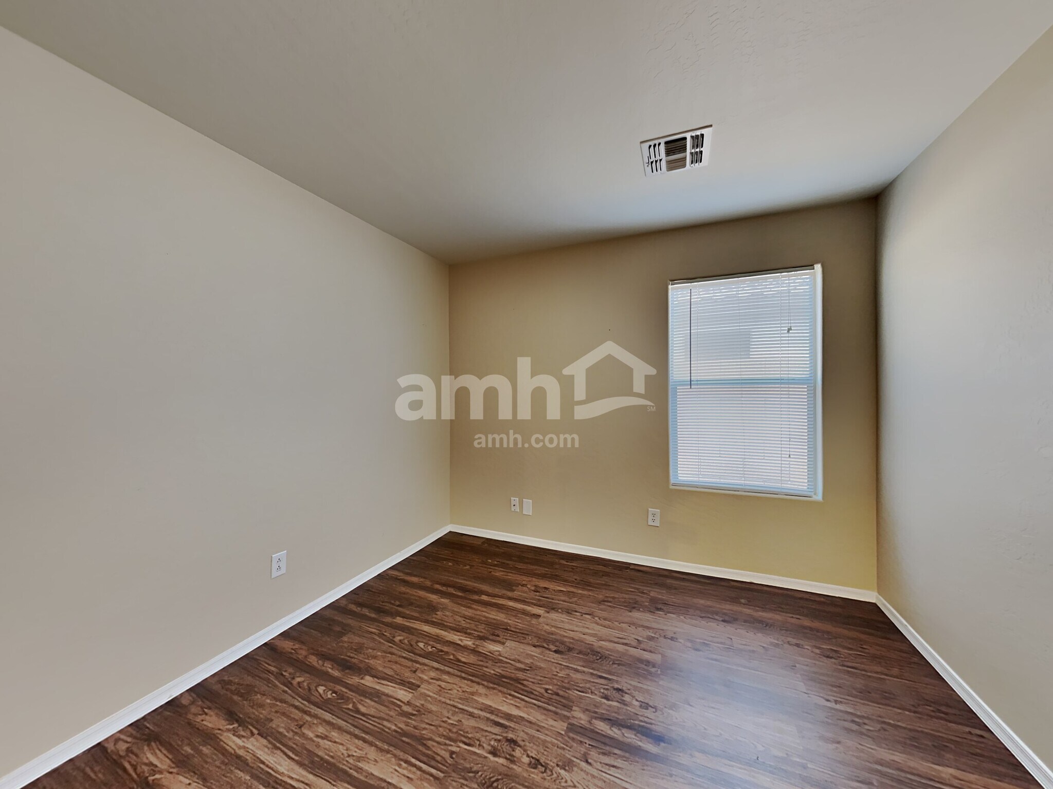 Building Photo - 417 W Dexter Way