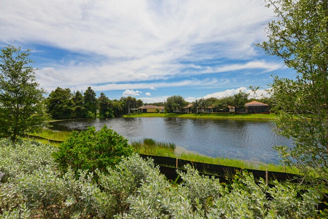 Building Photo - 9062 Dahlia Cir