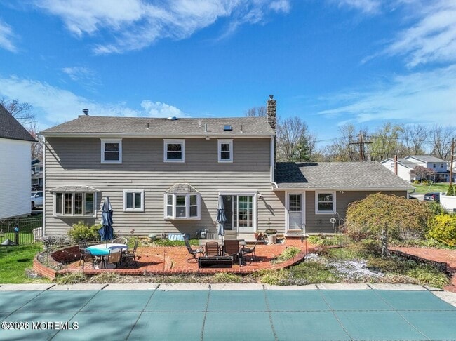 Building Photo - 11 Benet Dr