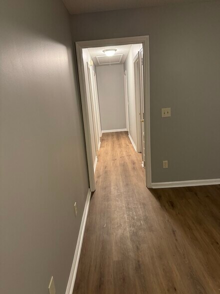 Building Photo - 120 Pineview Rd