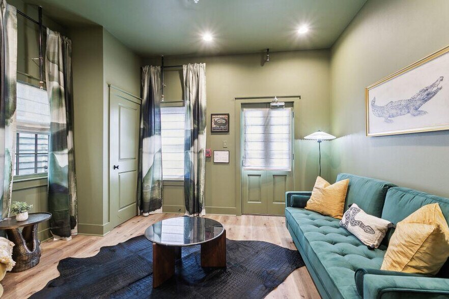 Building Photo - 1738 N Rampart St