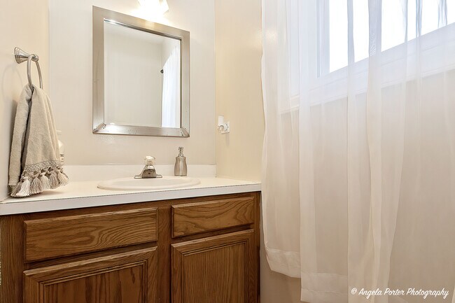 Building Photo - 2155 N Millstone Dr