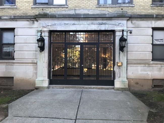 Building Photo - 94 S Harrison St