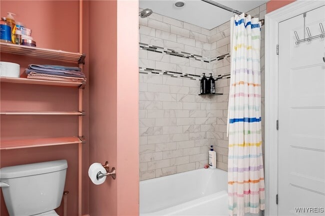 Building Photo - 108 Park St