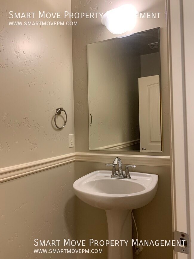 Building Photo - 687 W Laughton Dr