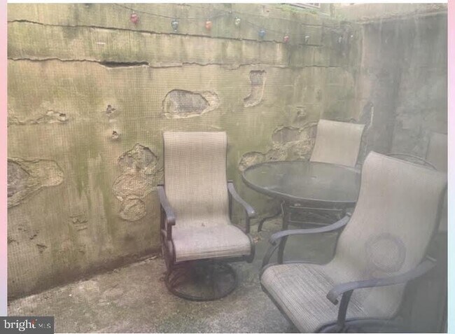 Building Photo - 409-15 S 11th St