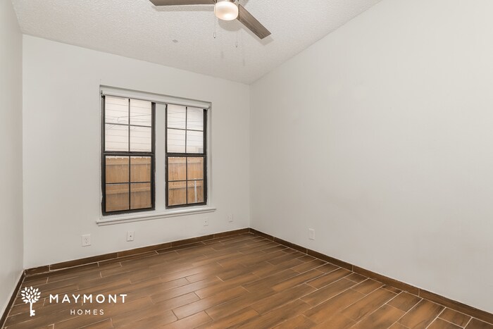Building Photo - 314 Surrels Ave