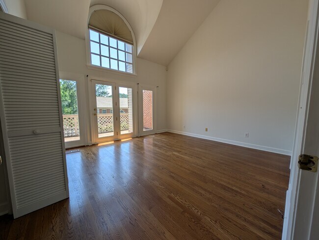 Building Photo - 407 Clairton Ct
