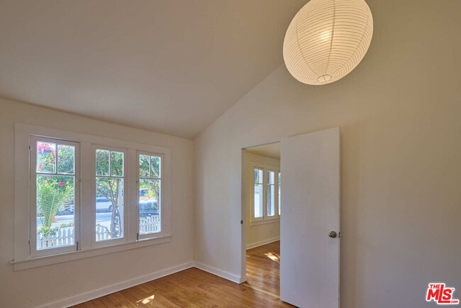 Building Photo - 219 Market St