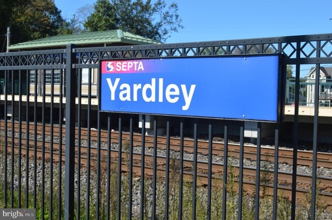 Building Photo - 307 Yardley Commons