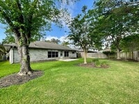 Building Photo - 2607 Old Oak Ln