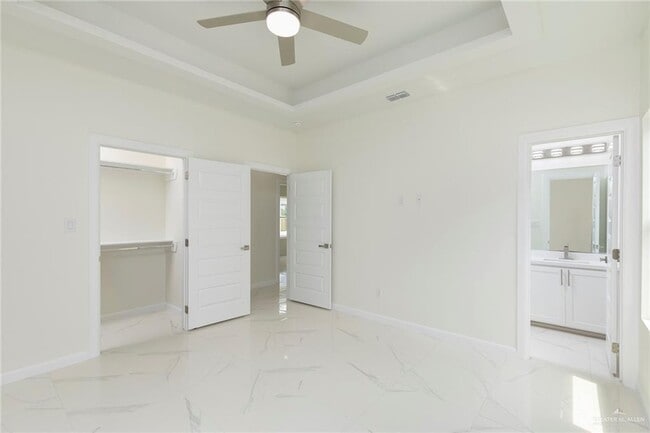 Building Photo - 21 Violet Ave W