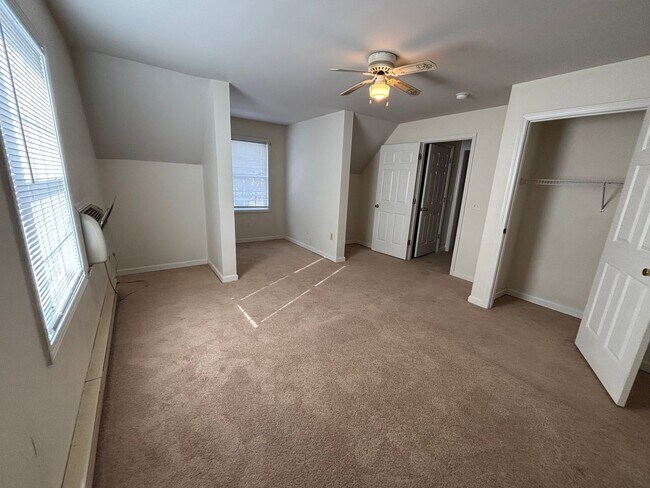 Building Photo - Spacious Three Bedroom Home with Central Air