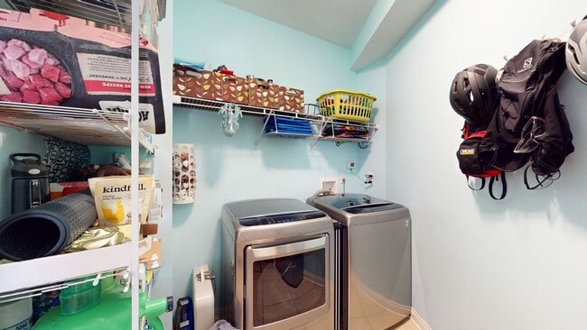 Building Photo - 3 Bed/4.5 Bath Crescent Hill Charmer with 2 Car Garage