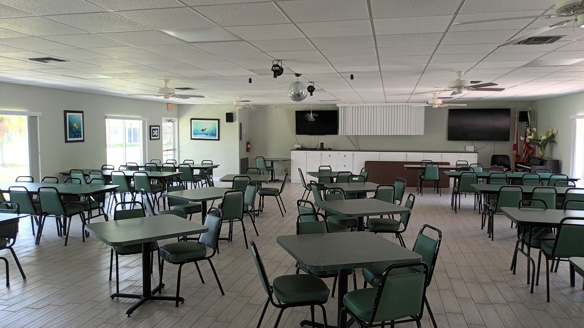Clubhouse - 4710 Bay St NE