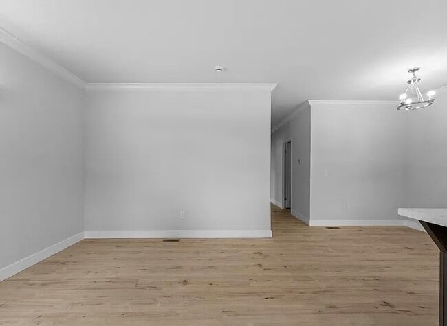 Building Photo - AVAILABLE NOW