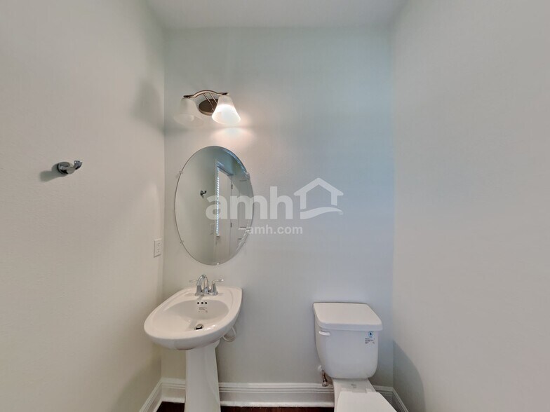 Building Photo - 20371 Calla Lily Dr