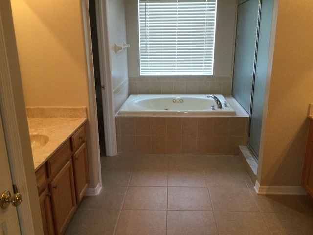 Building Photo - 9221 Lost Mill Dr