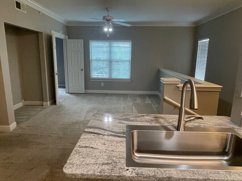 Building Photo - 11619 Tomahawk Creek Pky