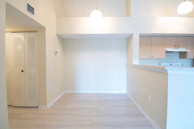 Building Photo - 4180 San Marino Blvd